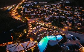 ARAMERAS Resort